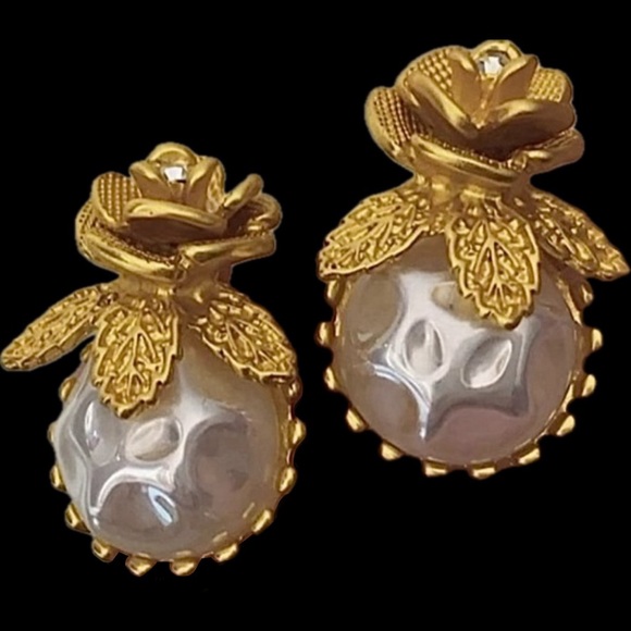 “Parisian Rose Pearl” Gingham Petals Crater Dent Moon Surface French Palace Stud - Picture 5 of 16